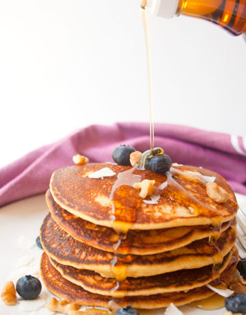Fluffy Blueberry Pancakes | brightrootskitchen.com