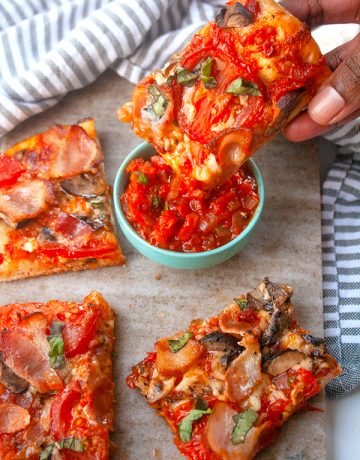 Homemade Bacon and Tomato Pizza | brightrootskitchen.com